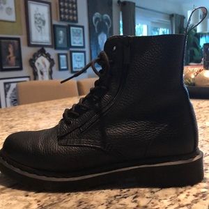 COPY - Dr. martens pascal 8 eyelet boot sz8/10